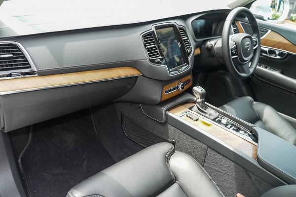 2019 Volvo XC90 L Series T6 Inscription Suv Image 5