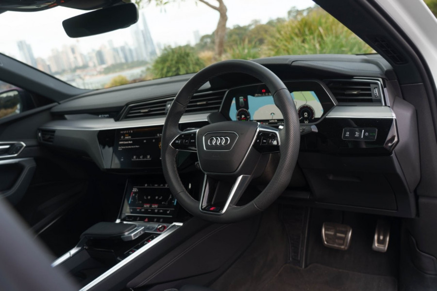 2024 Audi SQ8  GE e-tron SUV Image 10