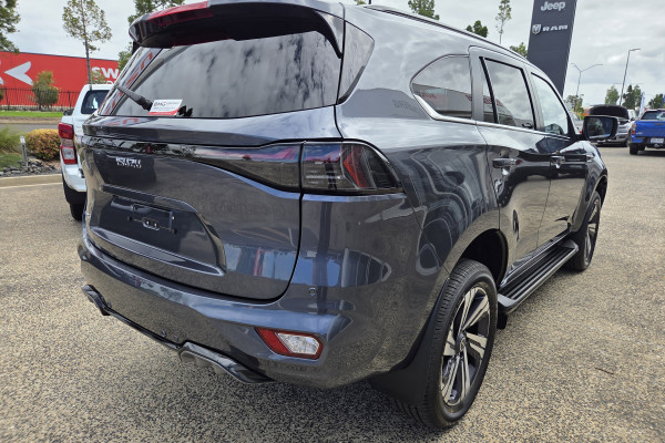 2026 Isuzu MU-X RJ LS-T SUV Image 3