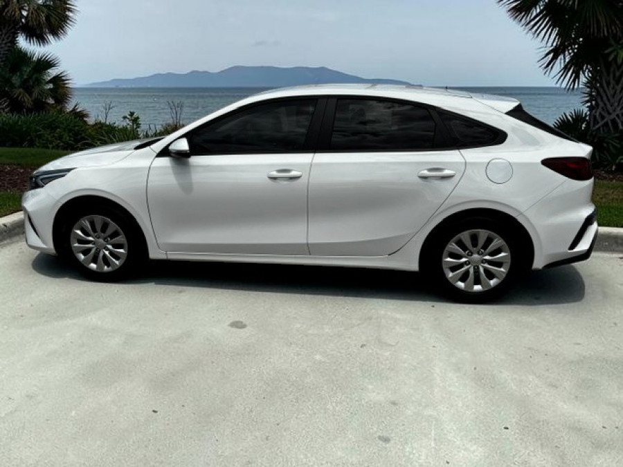 2023 MY24 Kia Cerato BD S Hatch Image 7