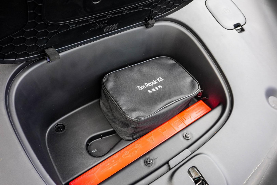 2025 MG IM5 P12L Performance Hatch Image 14