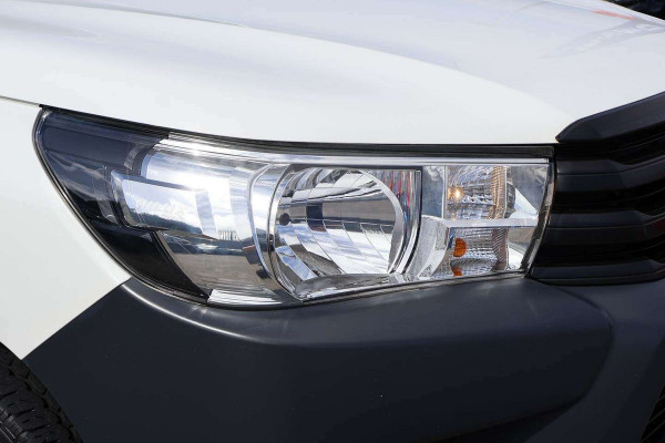 2018 Toyota HiLux TGN WorkMate Single Cab Chassis Image 19