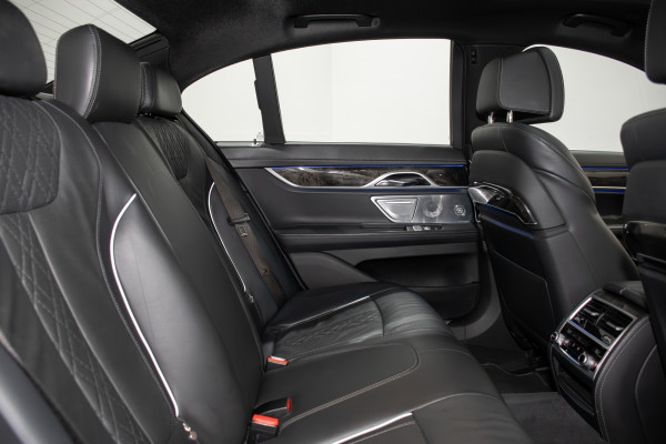 2018 BMW 7 Series 30d Sedan Image 3
