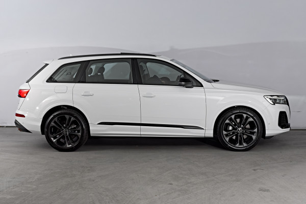 2026 MY25 Audi Q7 4M TFSI 185kW SUV image 3