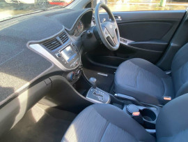 2016 MY17 Hyundai Accent RB4 Active Hatch image 21
