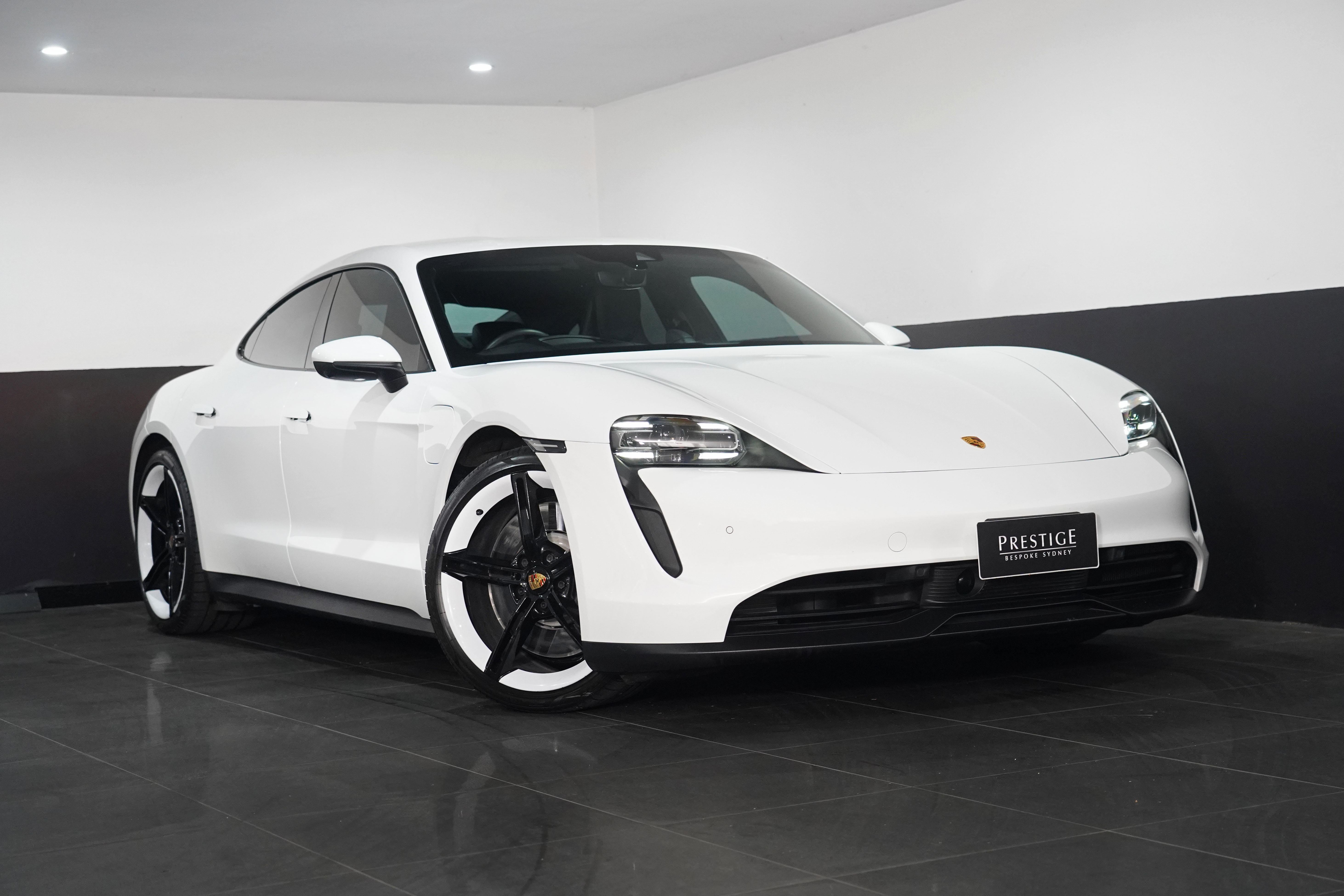 2021 Porsche Taycan 4S Coupe Image 12