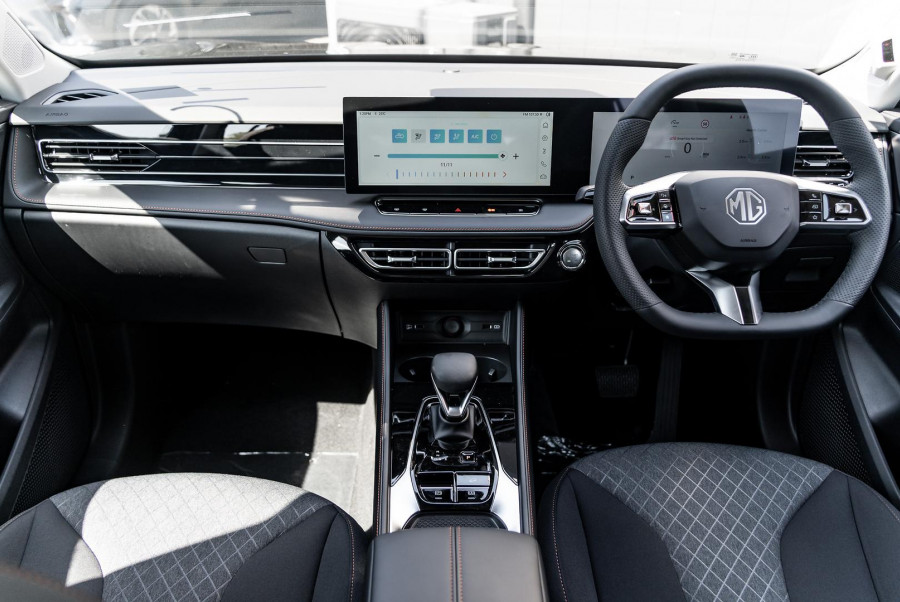 2024 MY24.5 MG HS AS33 Vibe SUV Image 13