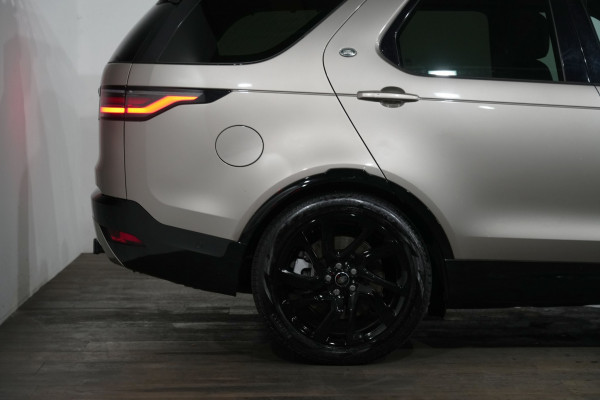 2024 Land Rover Discovery Series 5 P360 Dynamic SE SUV Image 5