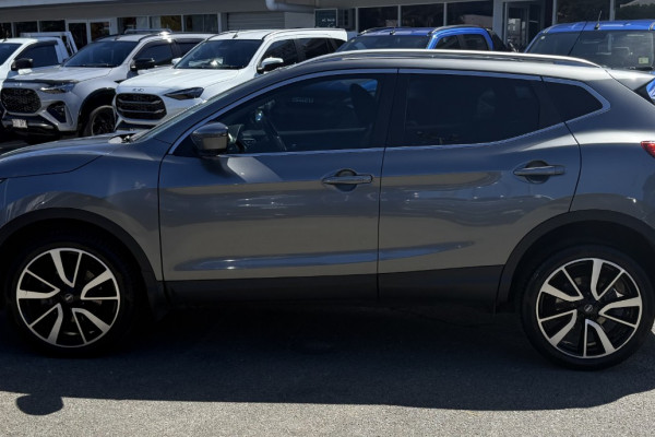 2017 Nissan QASHQAI J11 Ti SUV Image 7