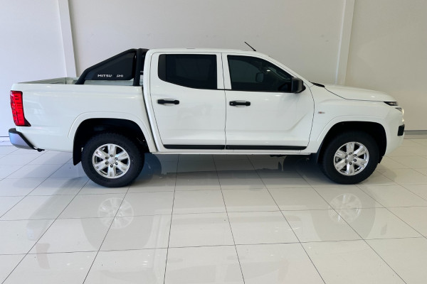 2024 Mitsubishi Triton MV GLX Ute Image 2