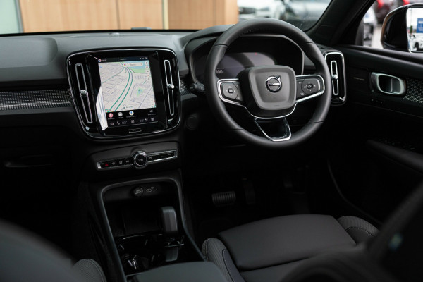 2026 Volvo EX40  Ultra Twin Motor Performance SUV Image 13