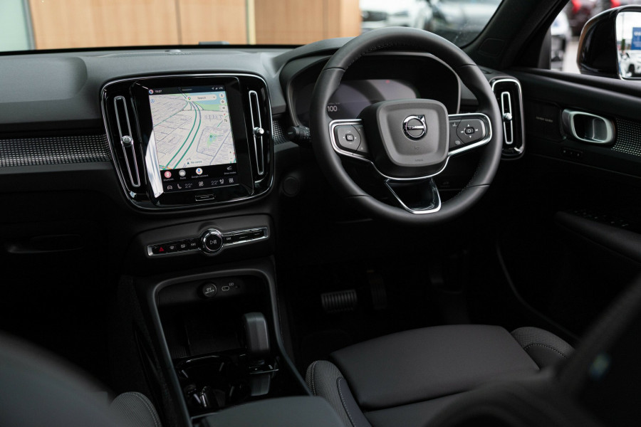 2026 Volvo EX40  Ultra Twin Motor Performance SUV Image 13