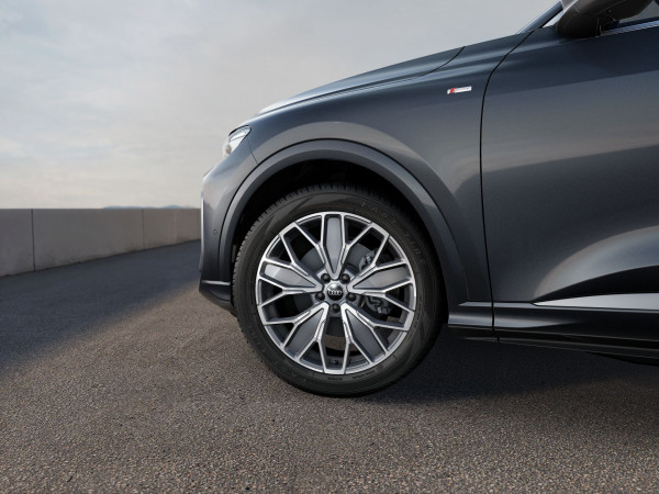 2025 MY26 Audi Q5 GU TFSI 200kW sport SUV image 6