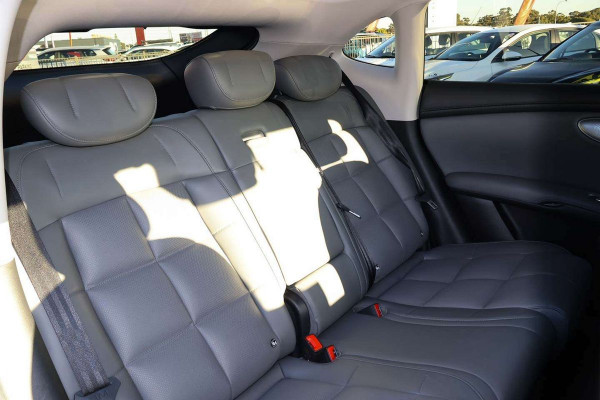 2025 MG IM6 S12L Performance SUV Image 12