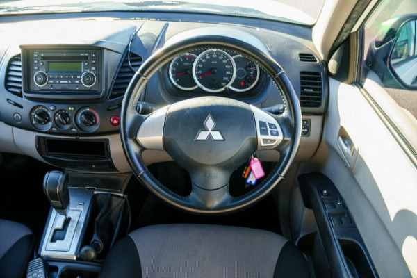 2013 MY14 Mitsubishi Triton MN GLX Ute Image 10