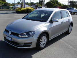 Volkswagen Golf 90TSI 7