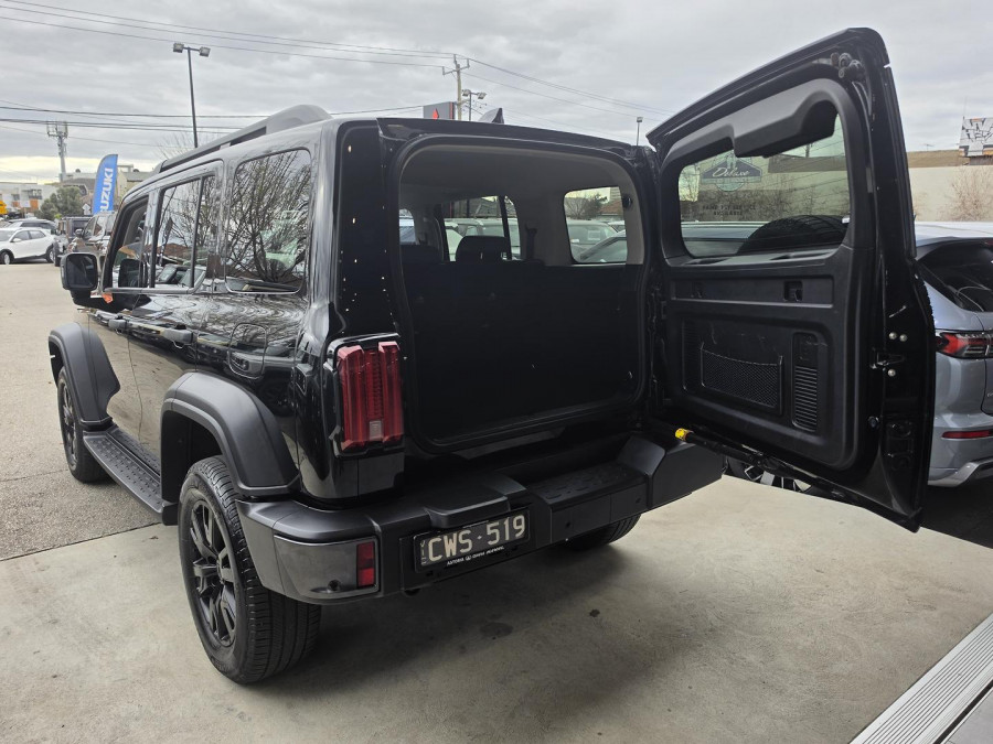 2023 GWM Tank 300 P01 Ultra SUV Image 8