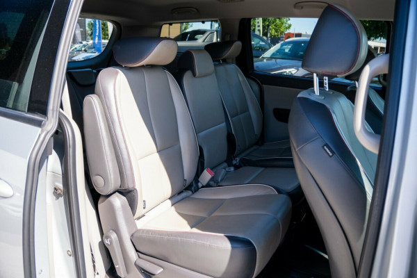 2017 MY18 Kia Carnival YP Platinum People Mover Image 11
