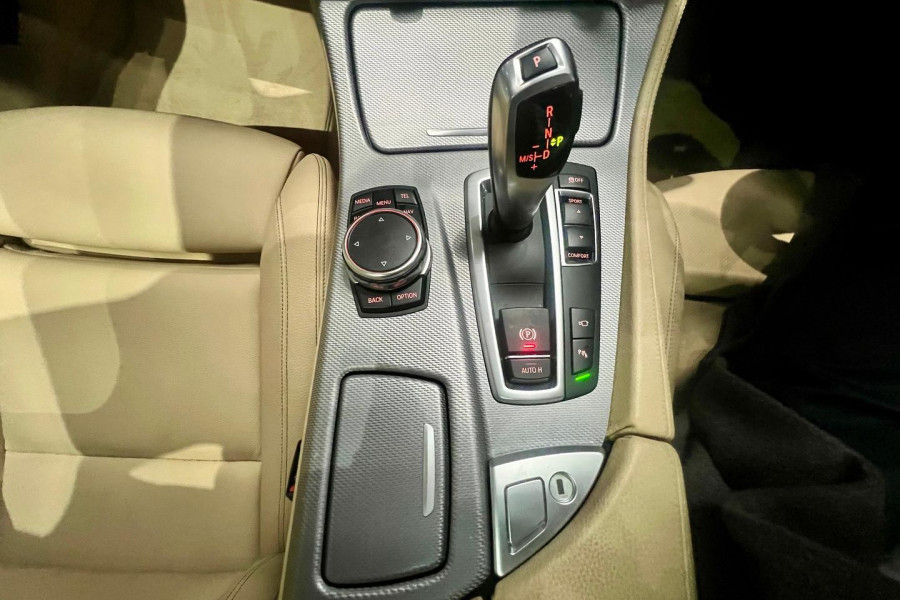 2015 BMW 5 Series F10 LCI 520i M Sport Sedan