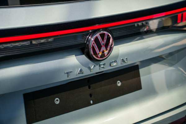 2026 Volkswagen Tayron R4 195TSI R-Line SUV Image 7