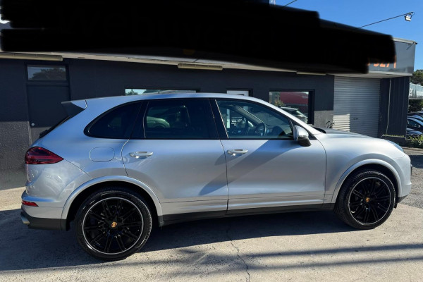 2016 MY17 Porsche Cayenne 92A Platinum Edition SUV Image 5