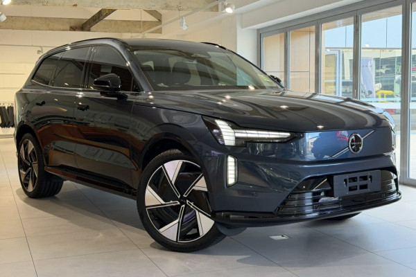 2026 Volvo EX90  Ultra Twin Motor Performance SUV Image 1