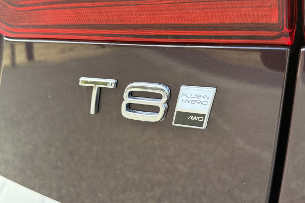 2025 MY26 Volvo XC60 UZ Plus T8 Plug-in Hybrid Dark SUV Image 11