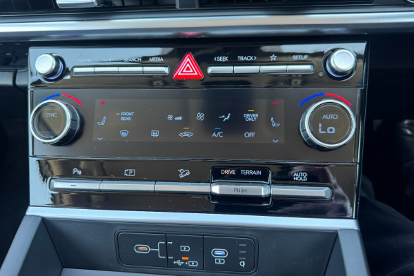 2025 MY26 Hyundai Santa Fe MX5.V2 Hybrid SUV Image 19