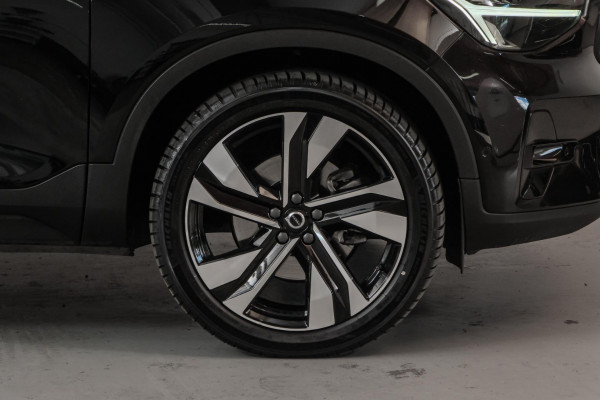 2023 Volvo XC40 XZ Ultimate B5 Dark SUV image 21