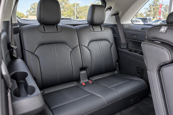 2025 Mazda CX-80 KL P50e Touring SUV Image 8