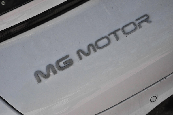 2025 MG IM5 P12L Performance Hatch Image 9