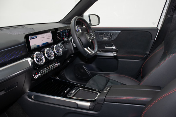 2025 Mercedes-Benz GLB-Class 250 4matic SUV Image 23