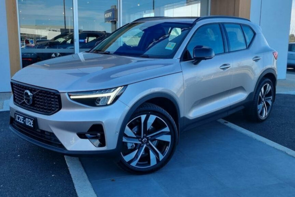 2023 Volvo XC40 XZ Ultimate B5 Dark SUV Image 3