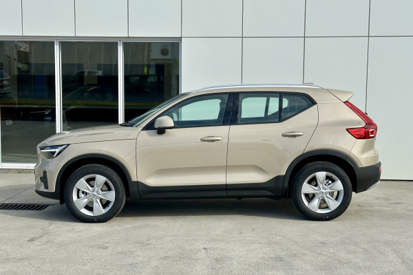 2025 Volvo XC40 XZ Plus B4 SUV Image 4