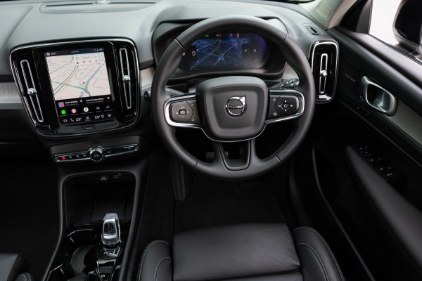 2025 MY26 Volvo XC40 XZ Ultra B4 Dark SUV Image 17