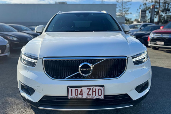 2019 Volvo XC40 XZ T4 Momentum SUV Image 3