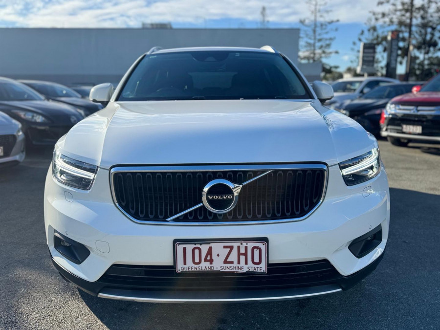 2019 Volvo XC40 XZ T4 Momentum SUV Image 3