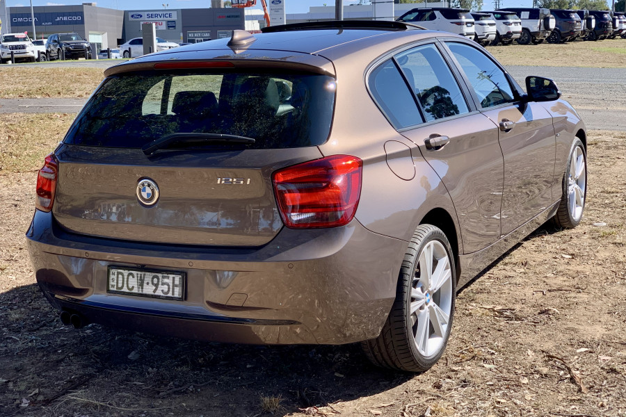 2015 BMW 1 Series Image 11
