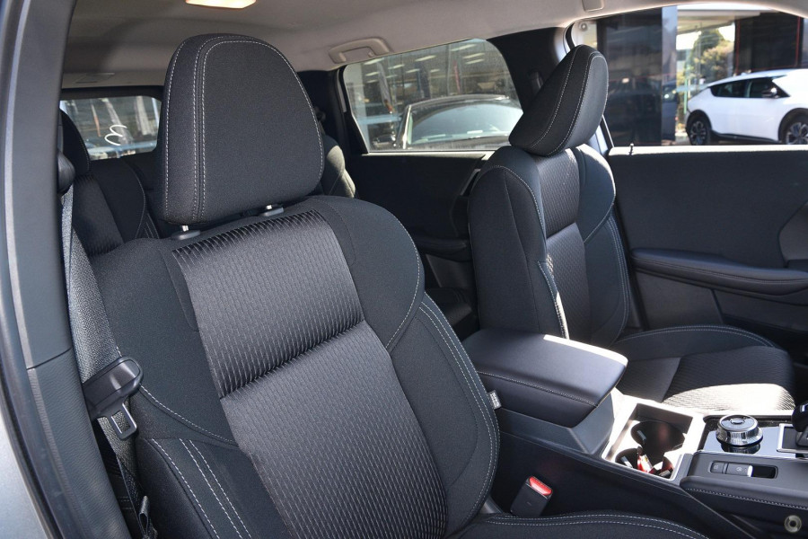 2024 Mitsubishi Outlander ZM LS SUV Image 6
