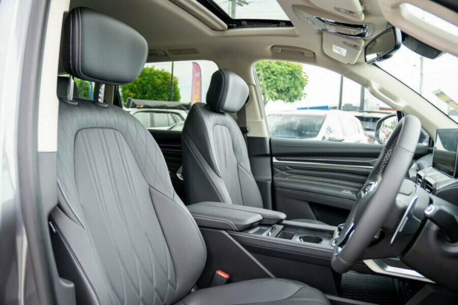 2024 MY25 LDV D90 SV9A Executive SUV Image 13