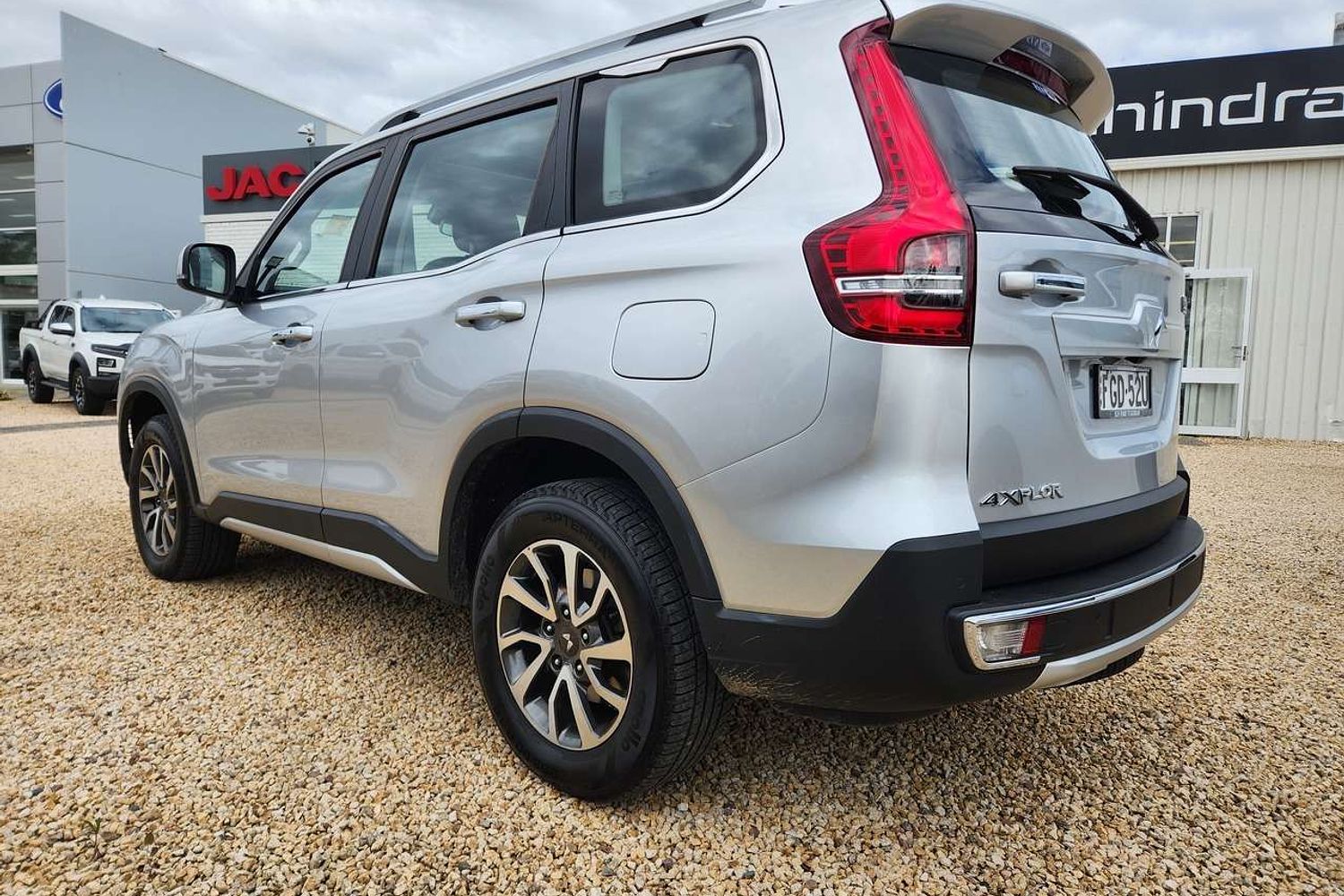 2023 Mahindra Scorpio  Z8 SUV