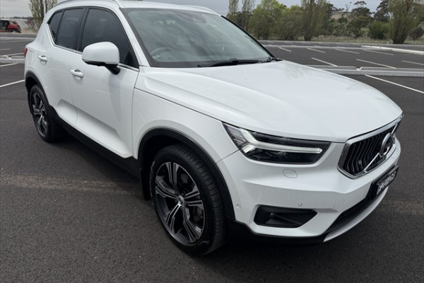 2020 Volvo XC40 XZ T4 Inscription SUV Image 2