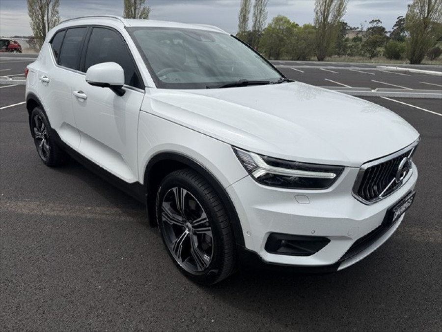 2020 Volvo XC40 XZ T4 Inscription SUV Image 2