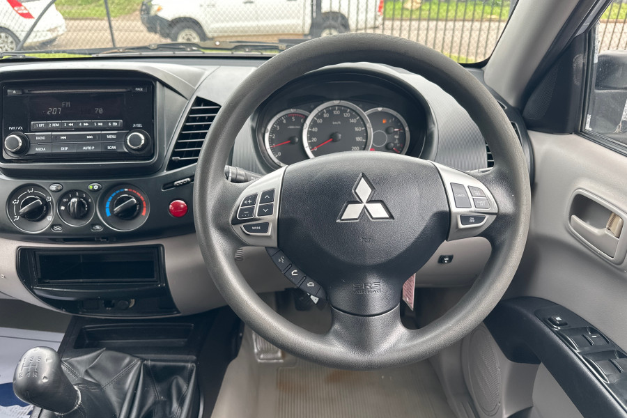 2014 MY15 Mitsubishi Triton MN GLX Ute Image 12