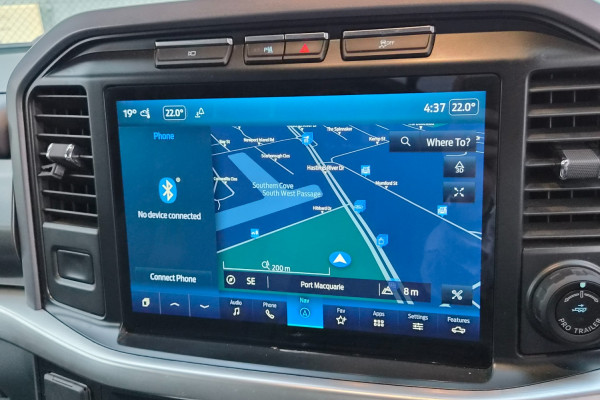 2023 Ford F-150  Lariat Dual Cab Image 18
