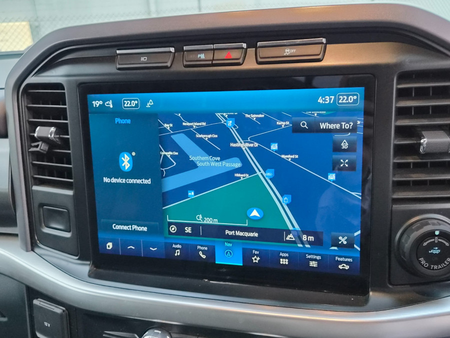 2023 Ford F-150  Lariat Dual Cab Image 18