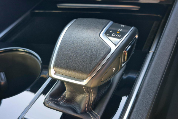 2020 MY21 Volkswagen Touareg CR 210TDI R-Line SUV Image 15