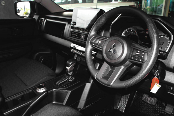 2025 Mitsubishi Triton MV GLX Ute Image 6