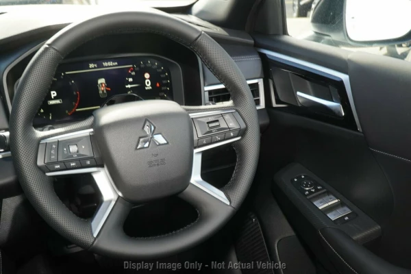 2026 Mitsubishi Outlander ZM Black Edition SUV Image 6