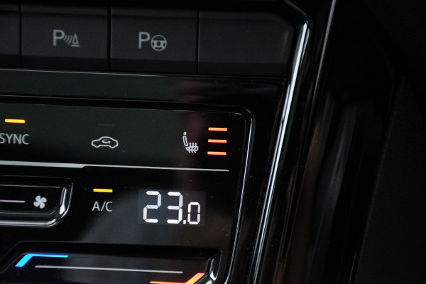 2025 MY26 Volkswagen T-Roc D11 140TSI R-Line SUV Image 15